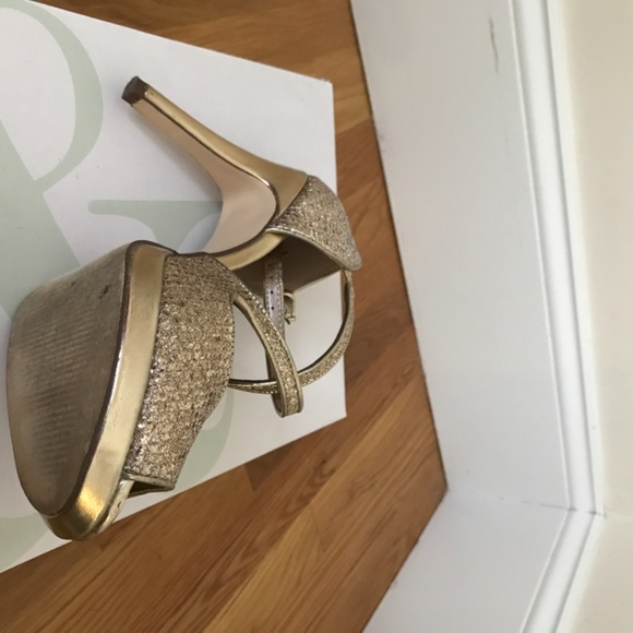 Sz 7.5 Style & Co gold glitter Simmoneglo dress shoe - Picture 2 of 2